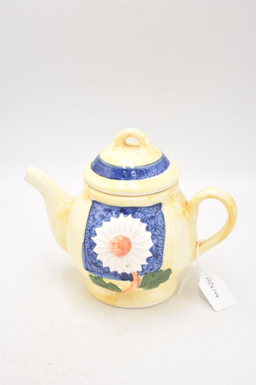 Vintage Daisy Flower 3D Teapot Novelty Decorative Collectible