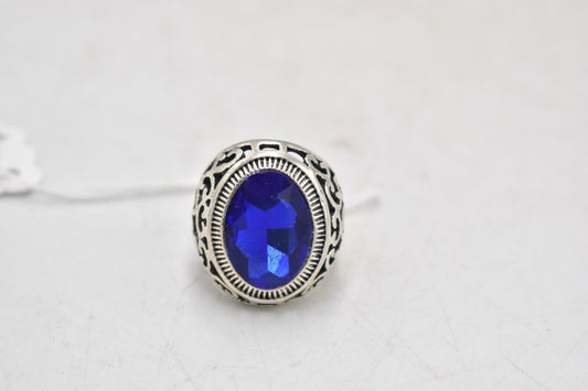 Vintage Silver-Tone Oversized Ring with Synthetic Cobalt Blue Stone – Size P