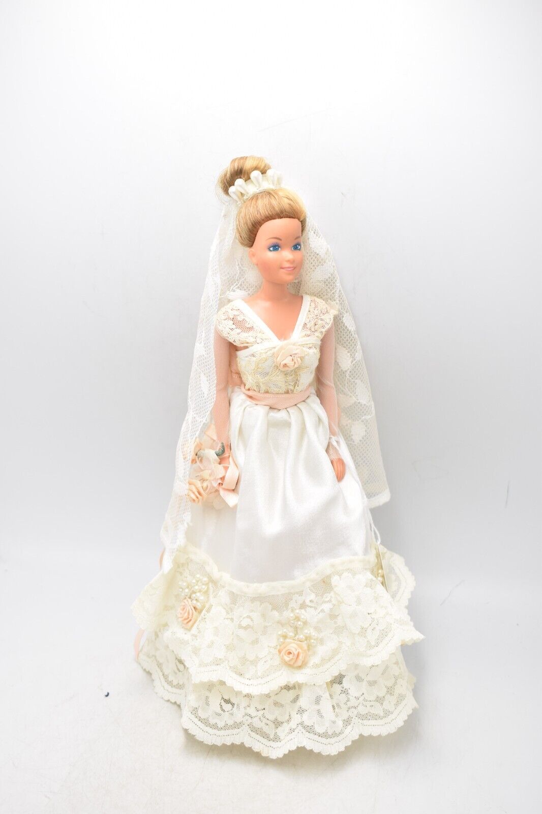 Vintage 1979 Mattel Barbie Doll - Wedding Gown - 30cm Collectible