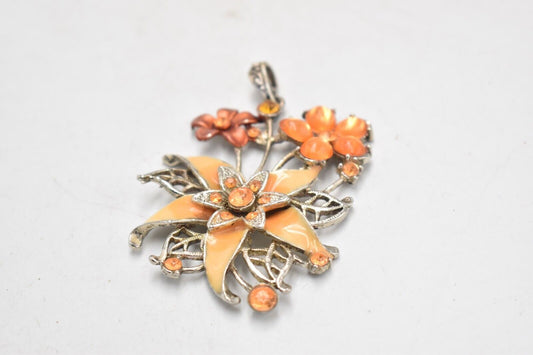 Elegant Floral Necklace Pendant – Enamel & Crystal Flower Design