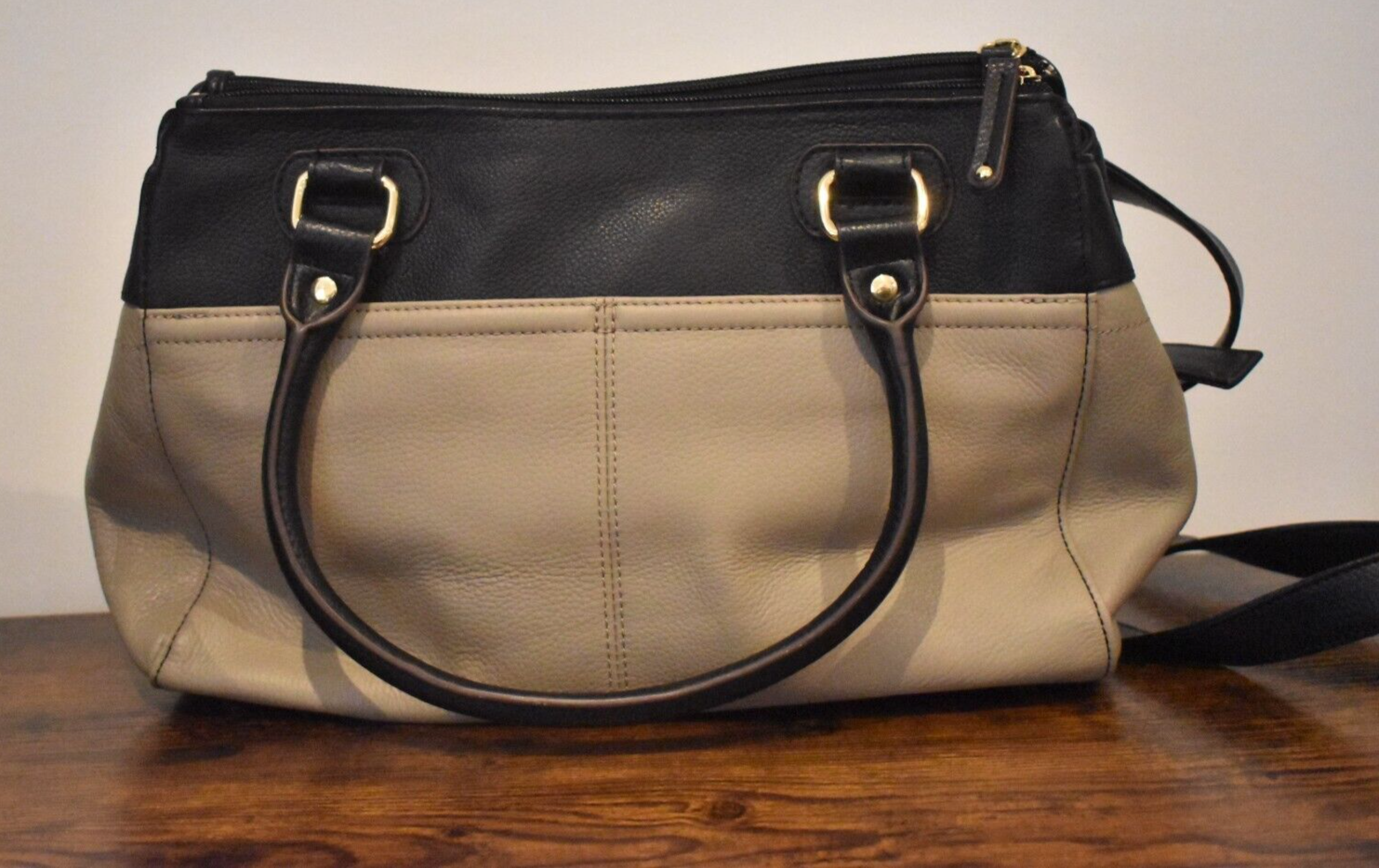 Beautiful TIGNANELLO two toned tan leather purse... - Depop