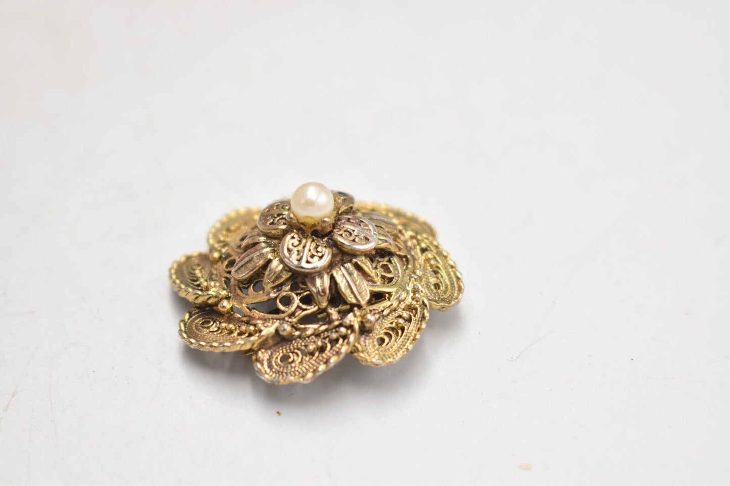 Vintage 1970s Gold Tone Faux Pearl Floral Filigree Brooch Pin