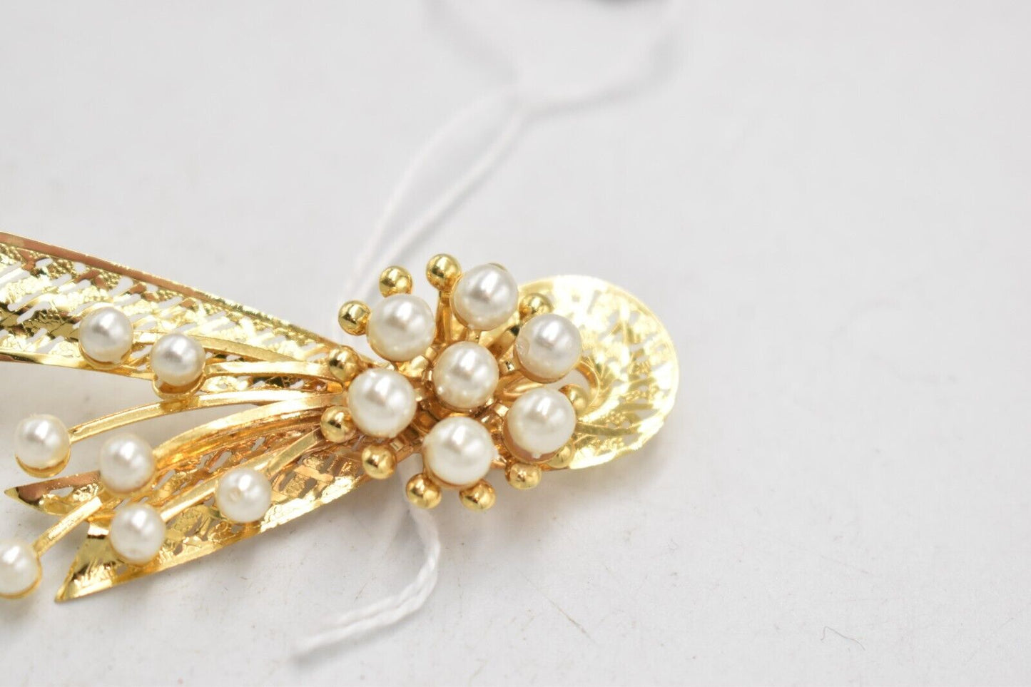 Vintage Gold-Tone Ribbon Brooch with Faux Pearls Ladies Costume Jewellery