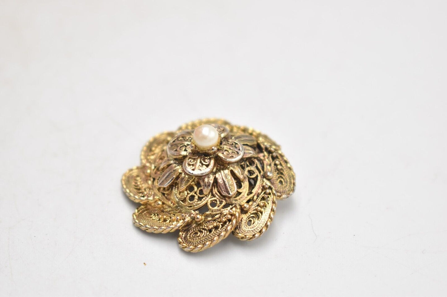 Vintage 1970s Gold Tone Faux Pearl Floral Filigree Brooch Pin