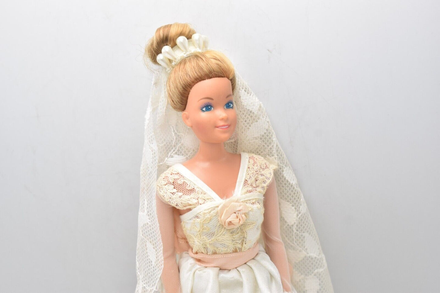 Vintage 1979 Mattel Barbie Doll - Wedding Gown - 30cm Collectible