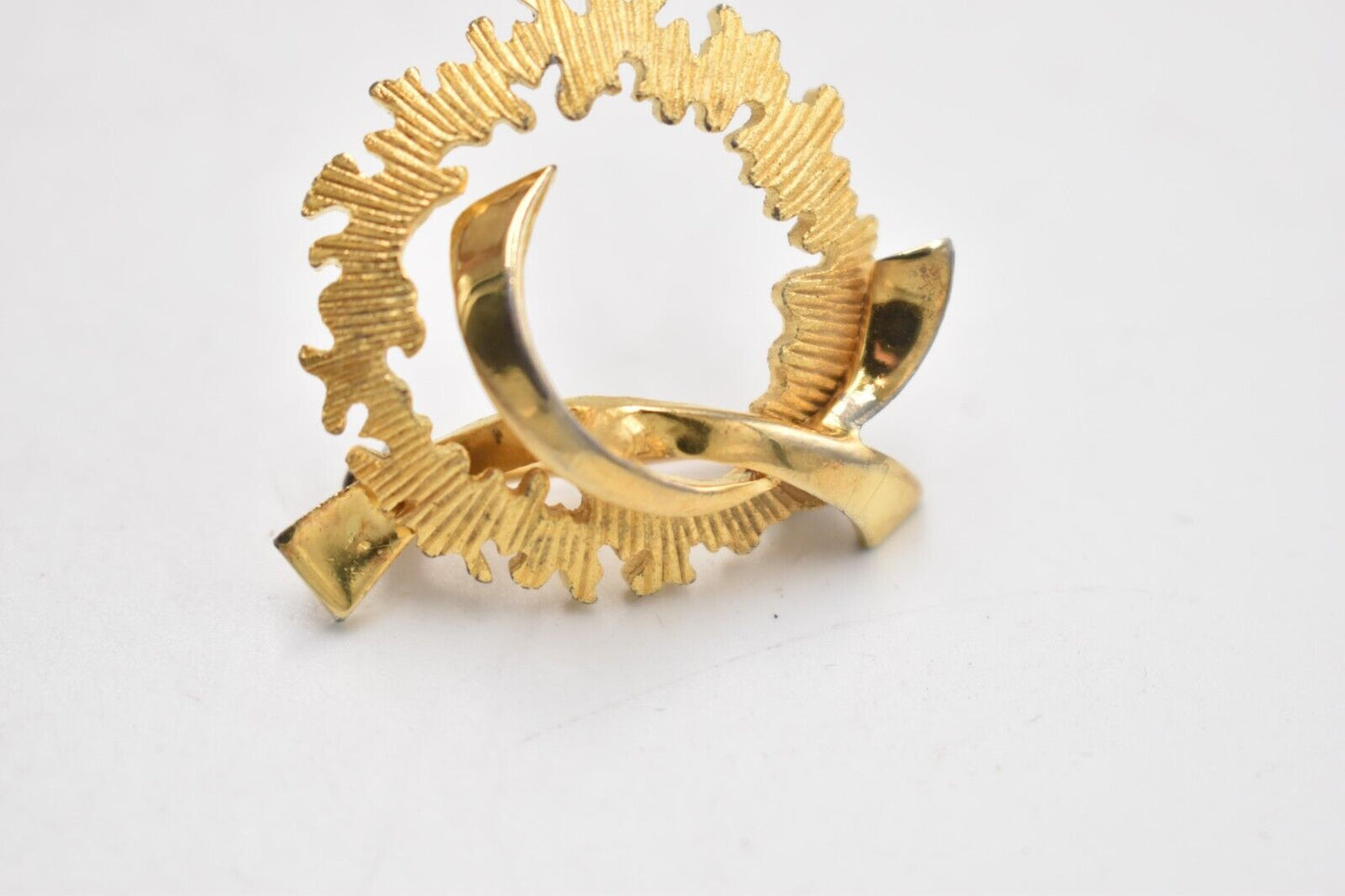 Vintage 1950s Abstract Design Textured Gold Tone Brooch Costume Jewellery