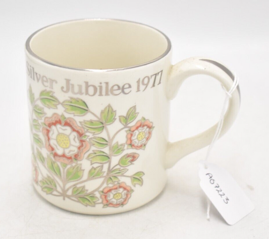 Vintage The National Trust Silver Jubilee Queen Elizabeth Mug 1977