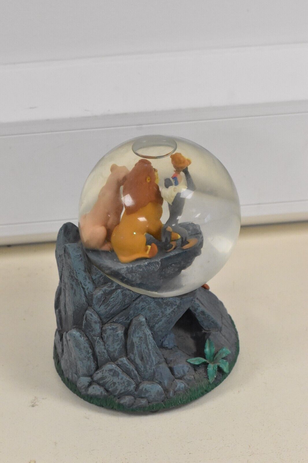 Disney The Lion King Music Box Snow Globe – Plays "The Circle of Life"