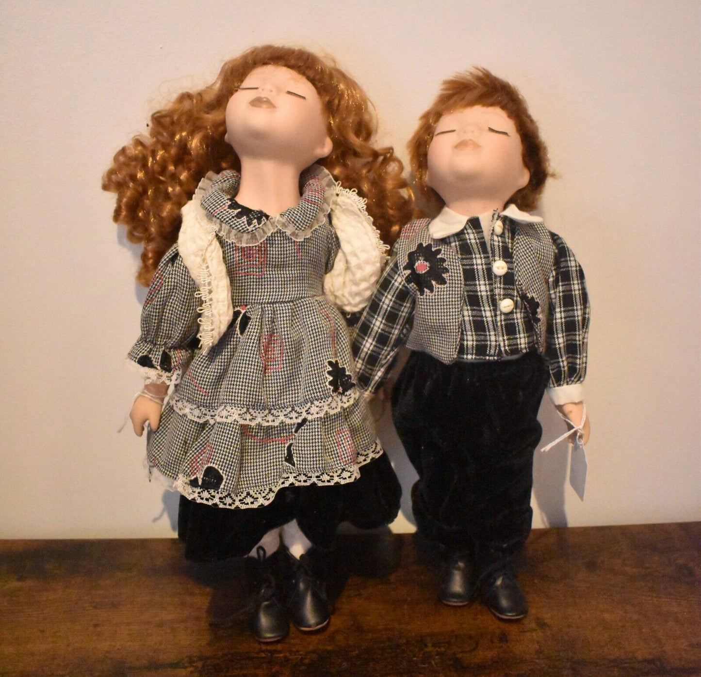 Vintage Genuine Porcelain Dolls Lisa and Jack Kissing Dolls Retired & Tagged