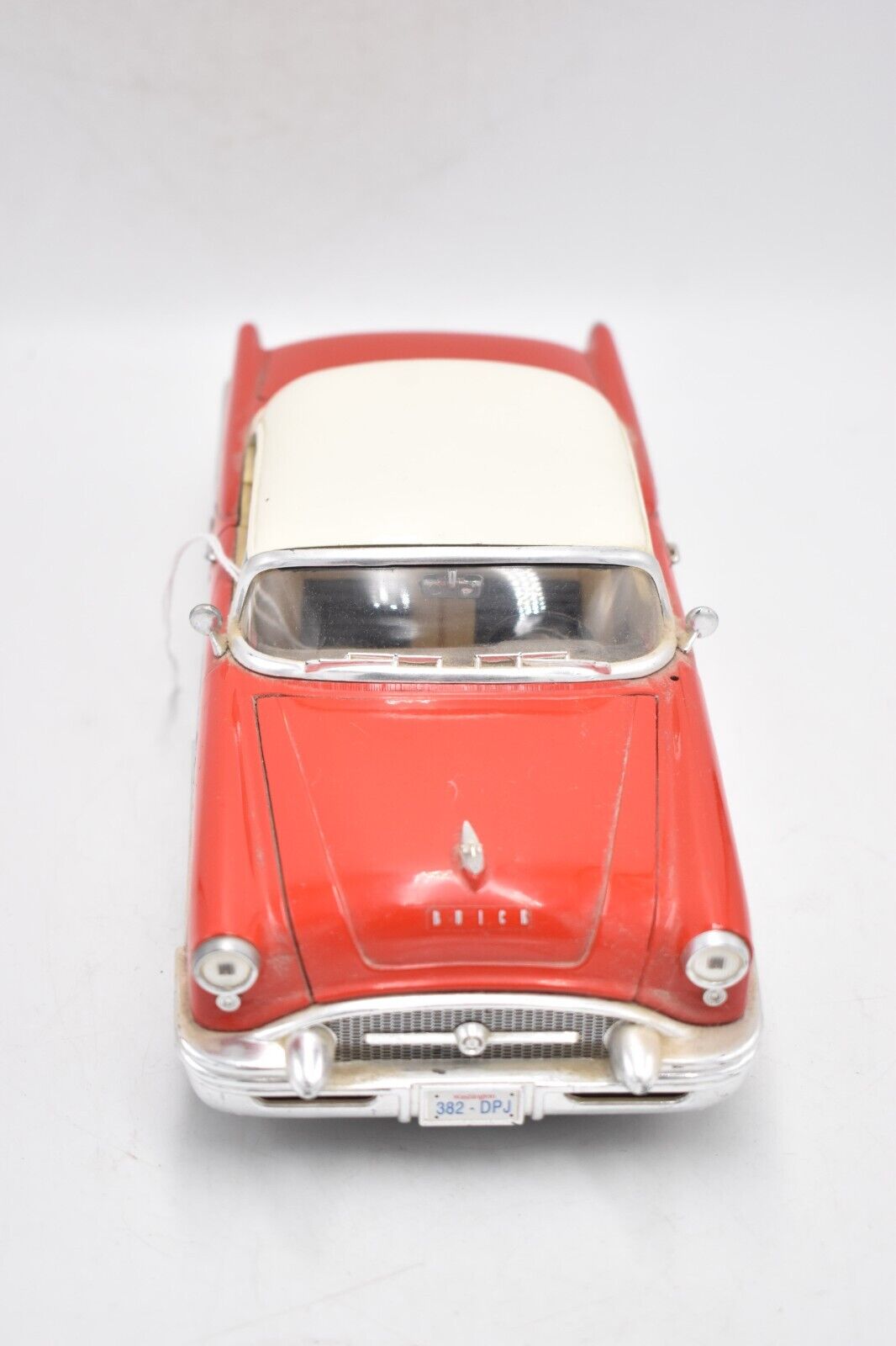 MIRA 1955 Buick Century Red/White 1/18 Scale Model Car