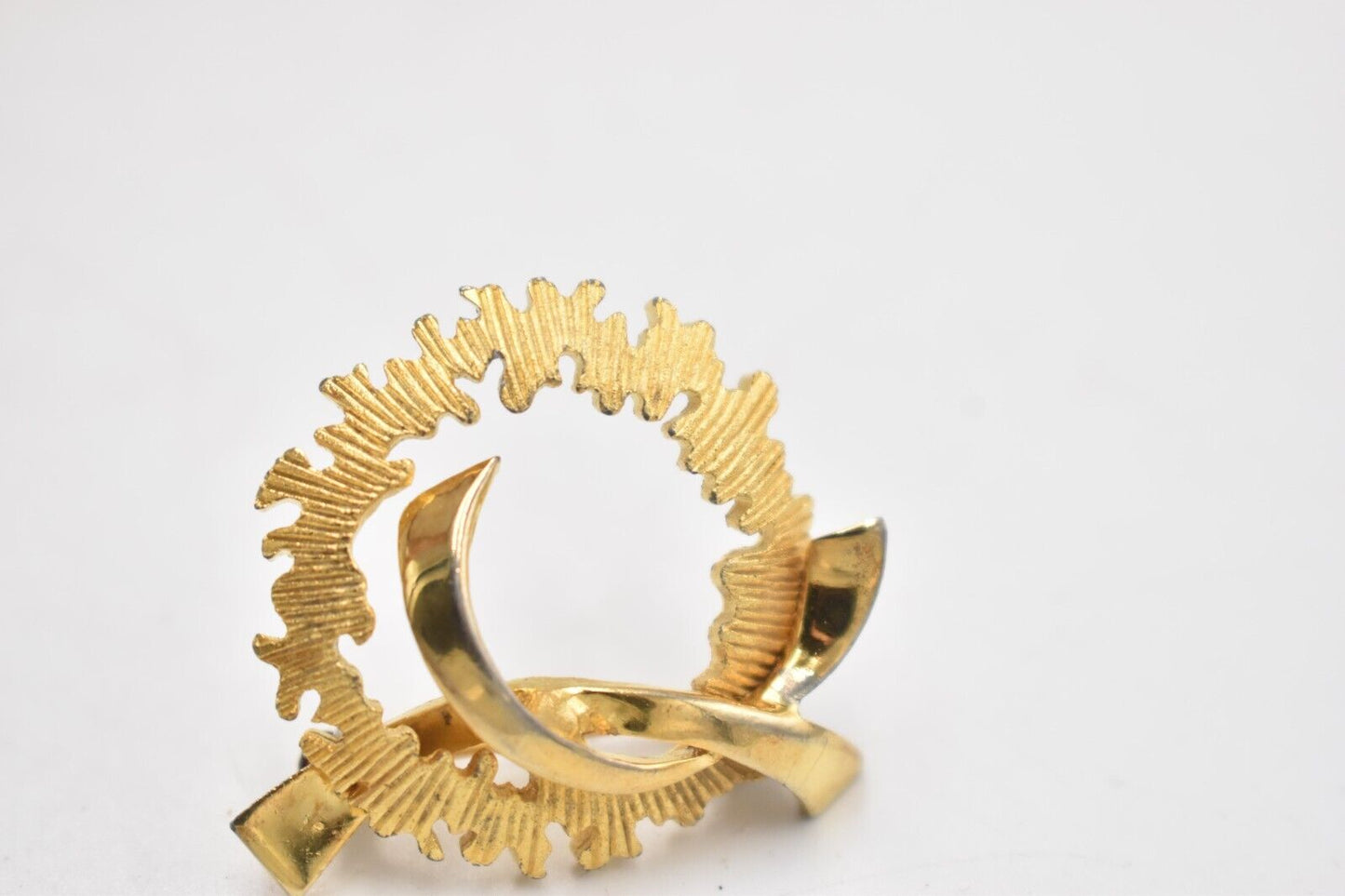 Vintage 1950s Abstract Design Textured Gold Tone Brooch Costume Jewellery