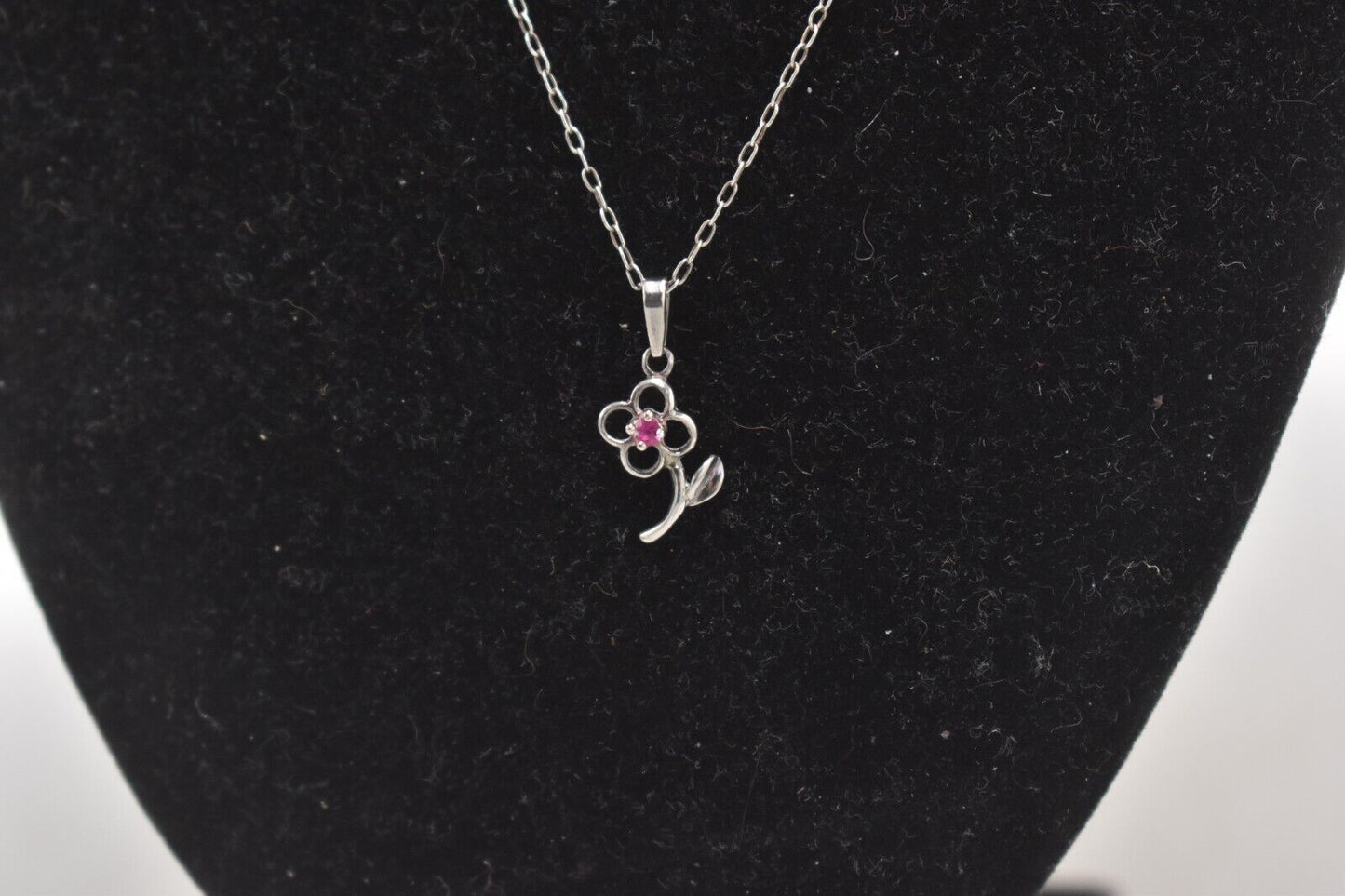 Vintage 925 Sterling Silver Floral Pink Gemstone Pendant Necklace