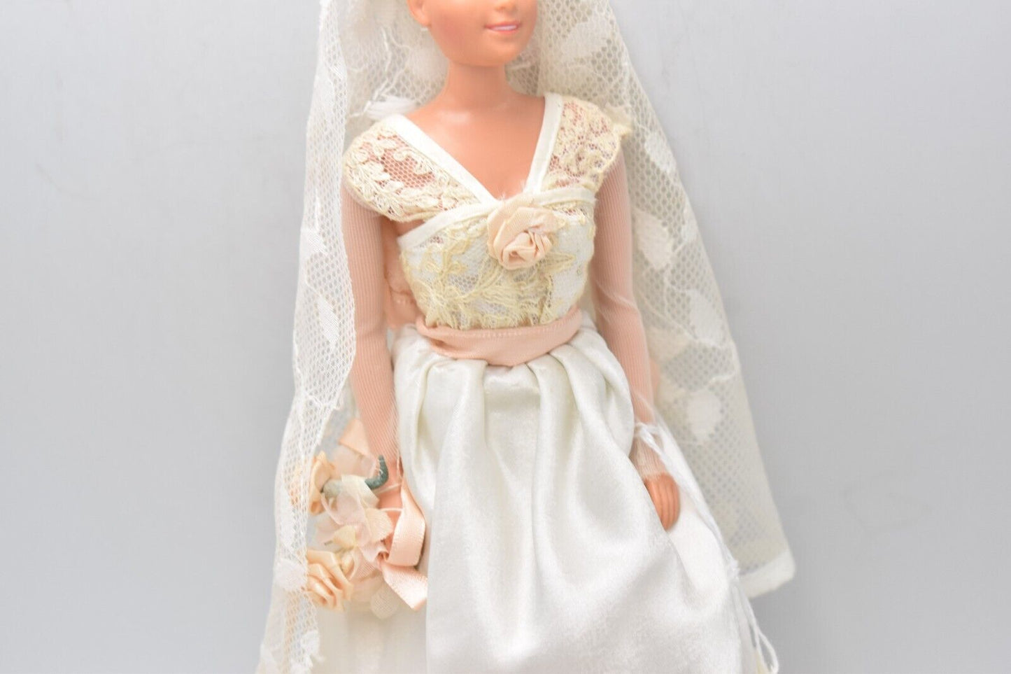 Vintage 1979 Mattel Barbie Doll - Wedding Gown - 30cm Collectible