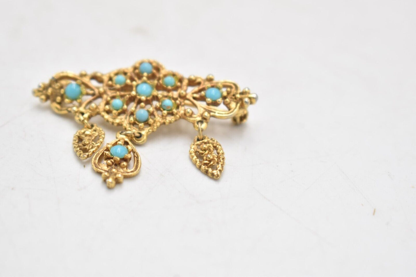 Vintage Gold Tone & Turquoise Filigree Brooch – Elegant Design