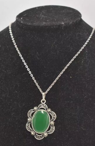 Vintage Art Nouveau Sterling Silver 925 Necklace with Green Chalcedony Pendant