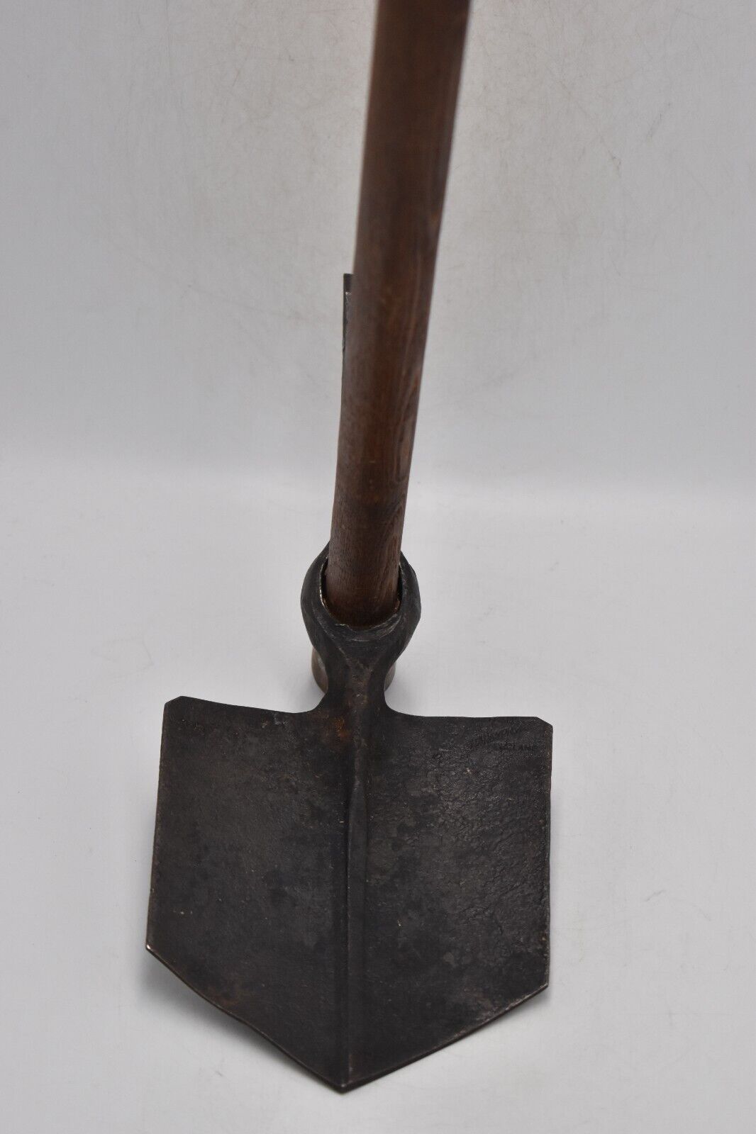 British Army WWII Entrenching Tool – Dated 1939, MKI Helve