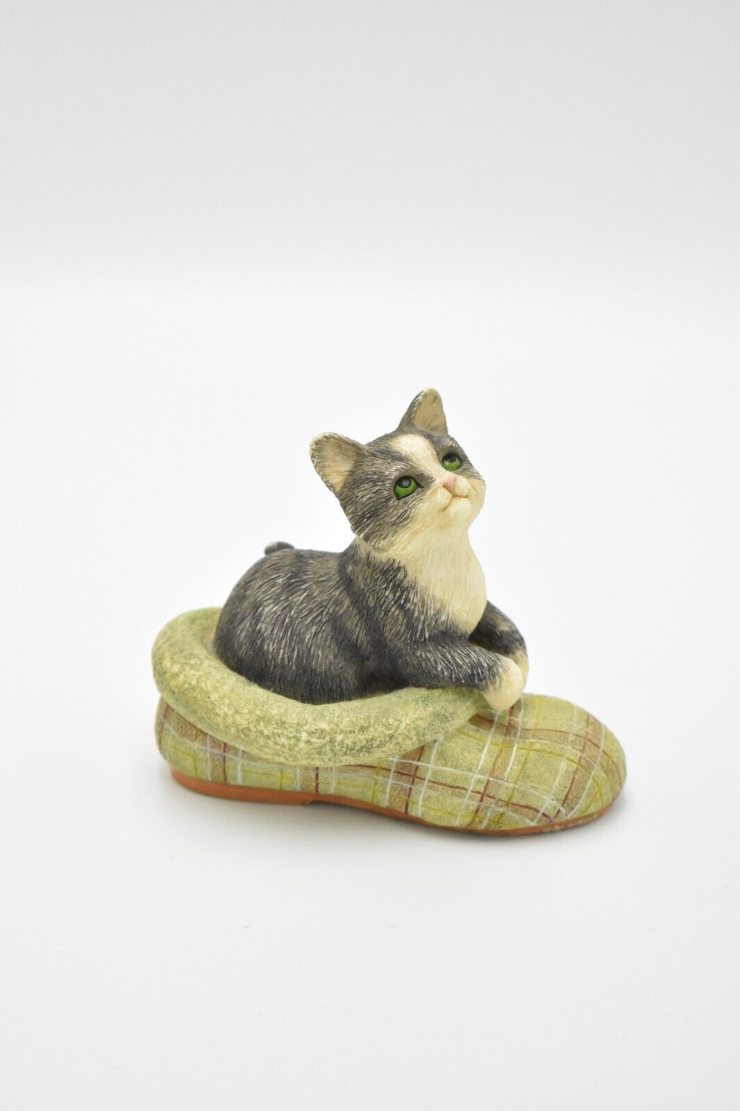 Vintage Cat in a Slipper Figurine Statue Ornament – Collectible Pawn