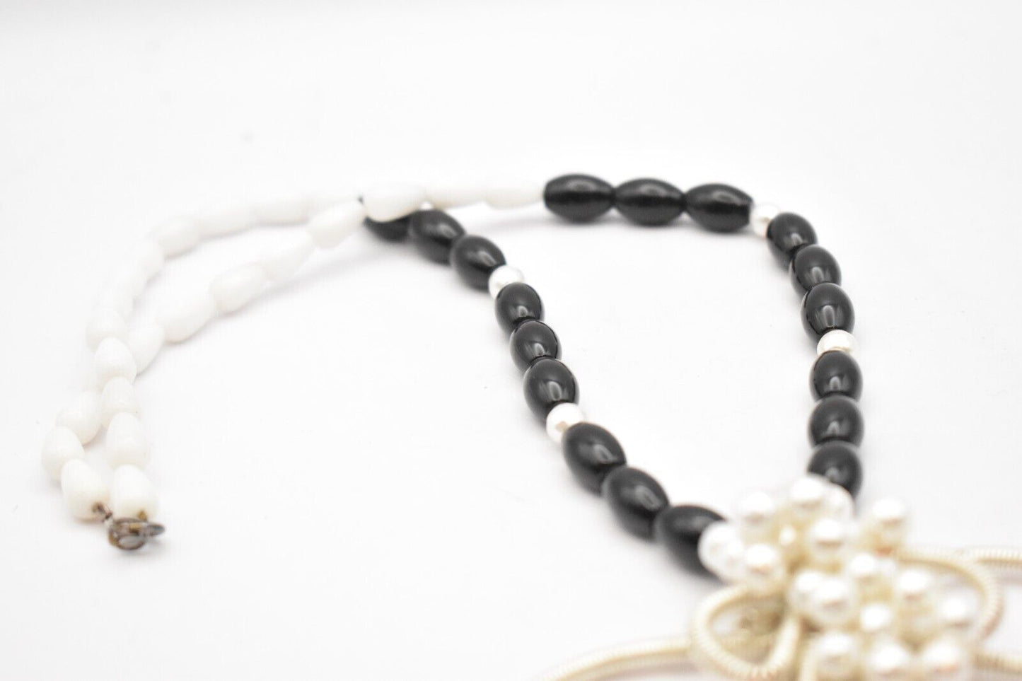 Vintage Semi-Precious Gemstone Black, White & Silver Flower Pendant Necklace