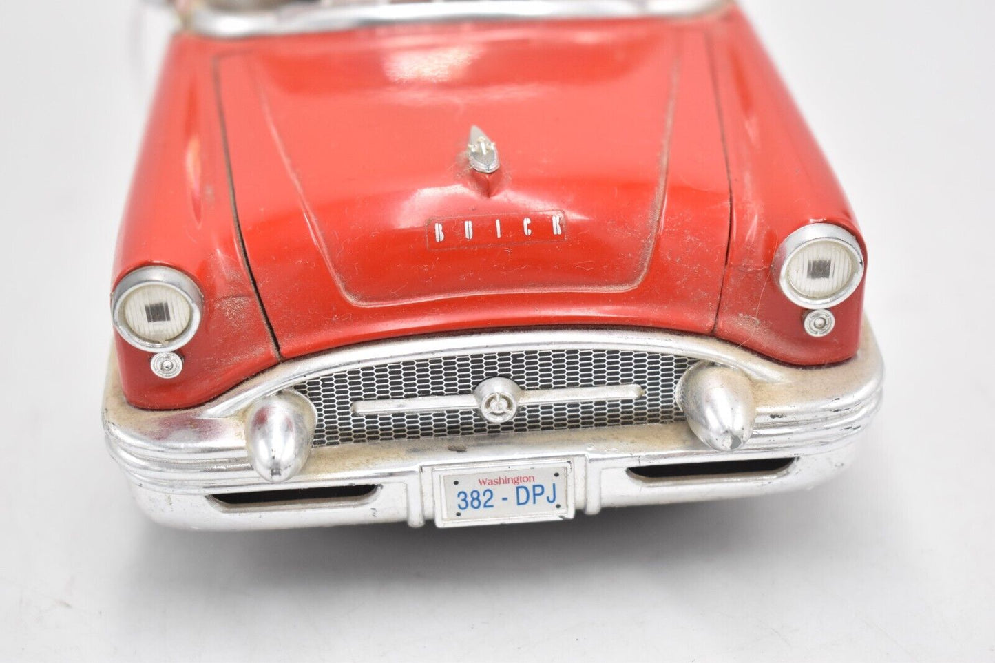 MIRA 1955 Buick Century Red/White 1/18 Scale Model Car