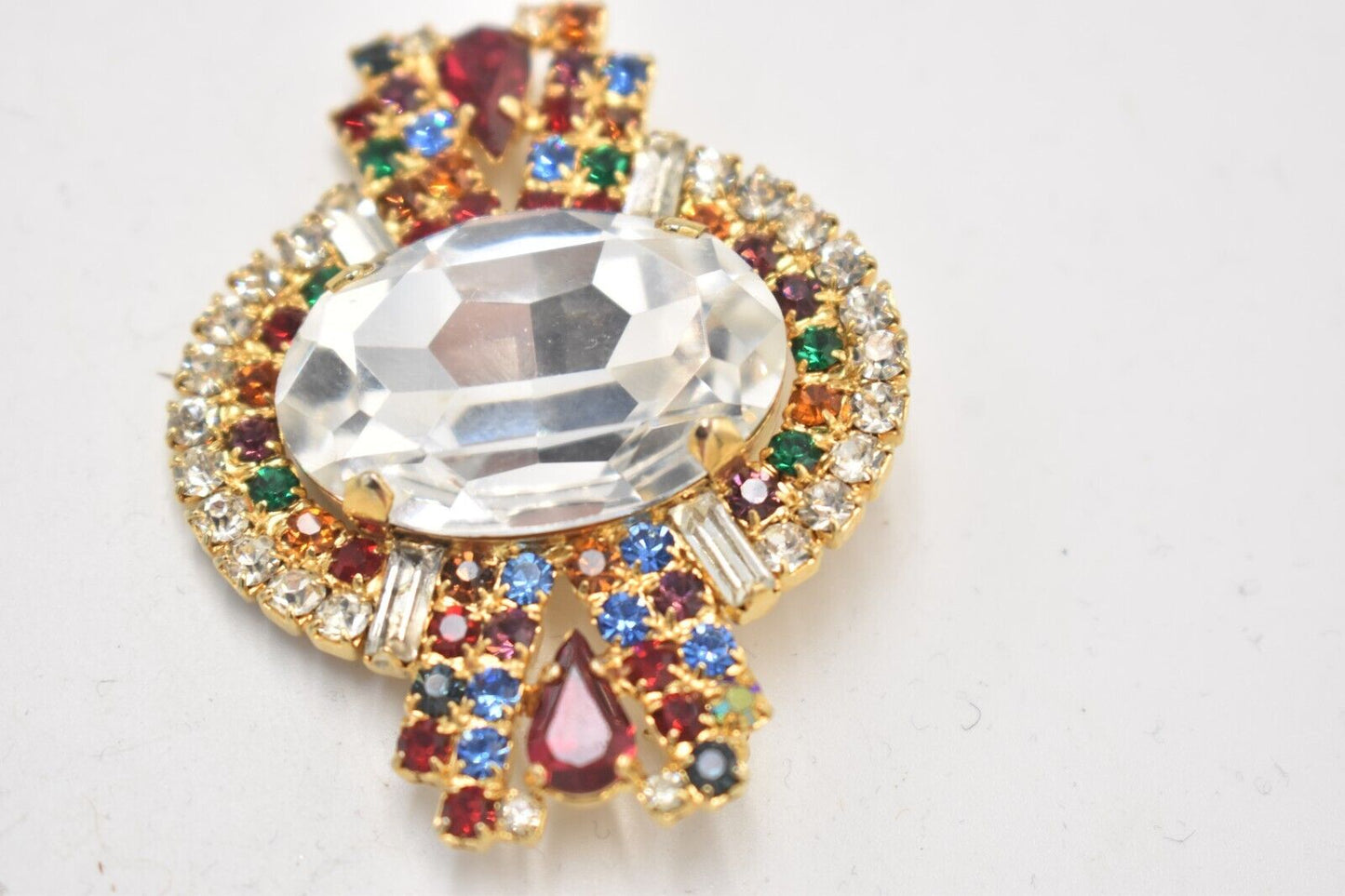 Vintage Brooch Gold Tone Rhinestone Ladies Brooch Women's Brooch