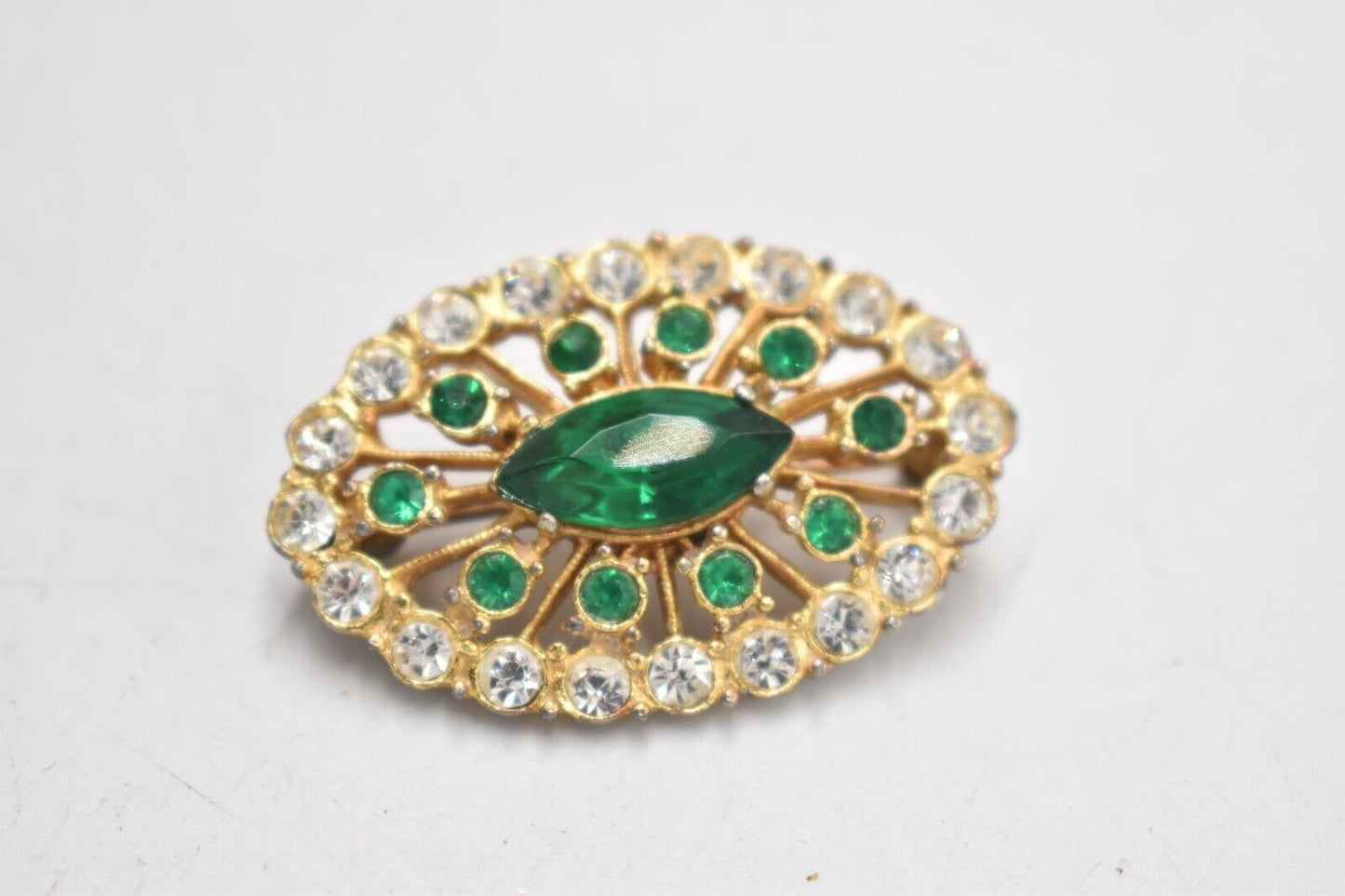 Vintage 1950s Emerald Green & Rhinestone Gold Tone Brooch