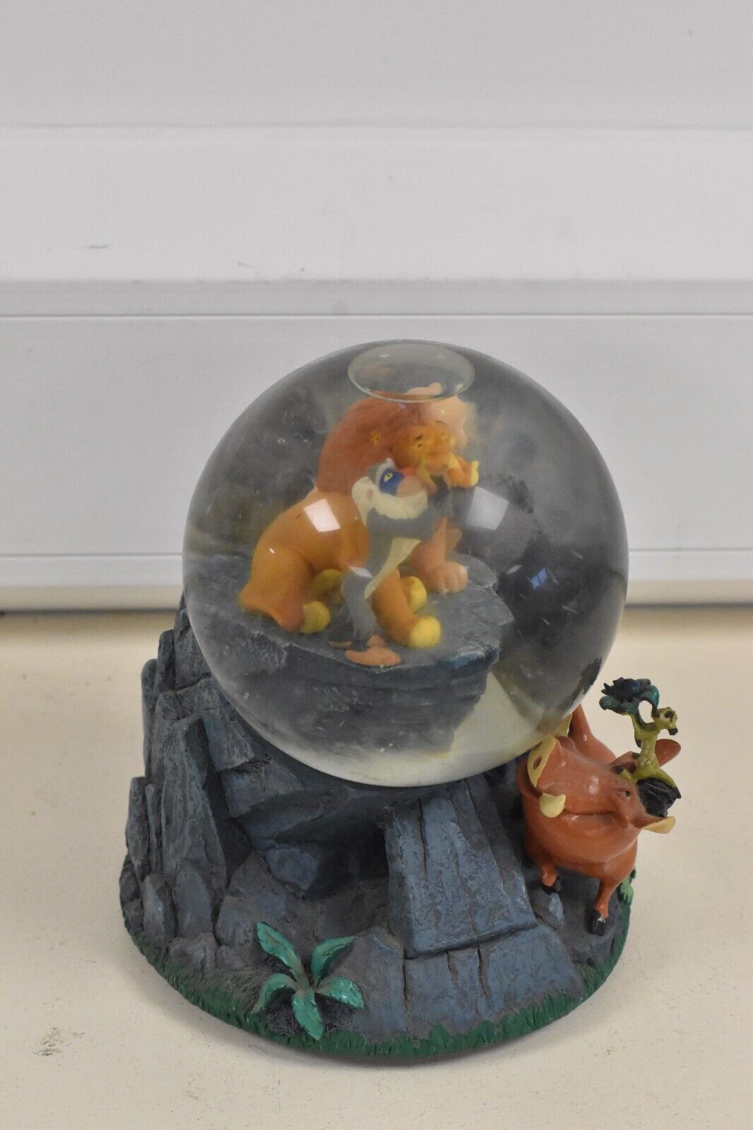 Disney The Lion King Music Box Snow Globe – Plays "The Circle of Life"