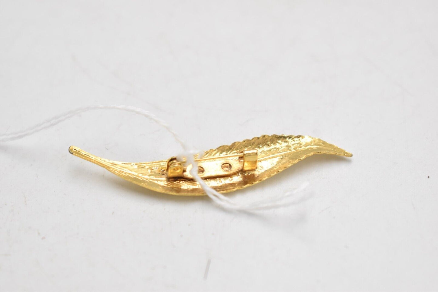 Vintage Gold-Tone Textured Willow Leaf Brooch – Ladies Costume Jewellery