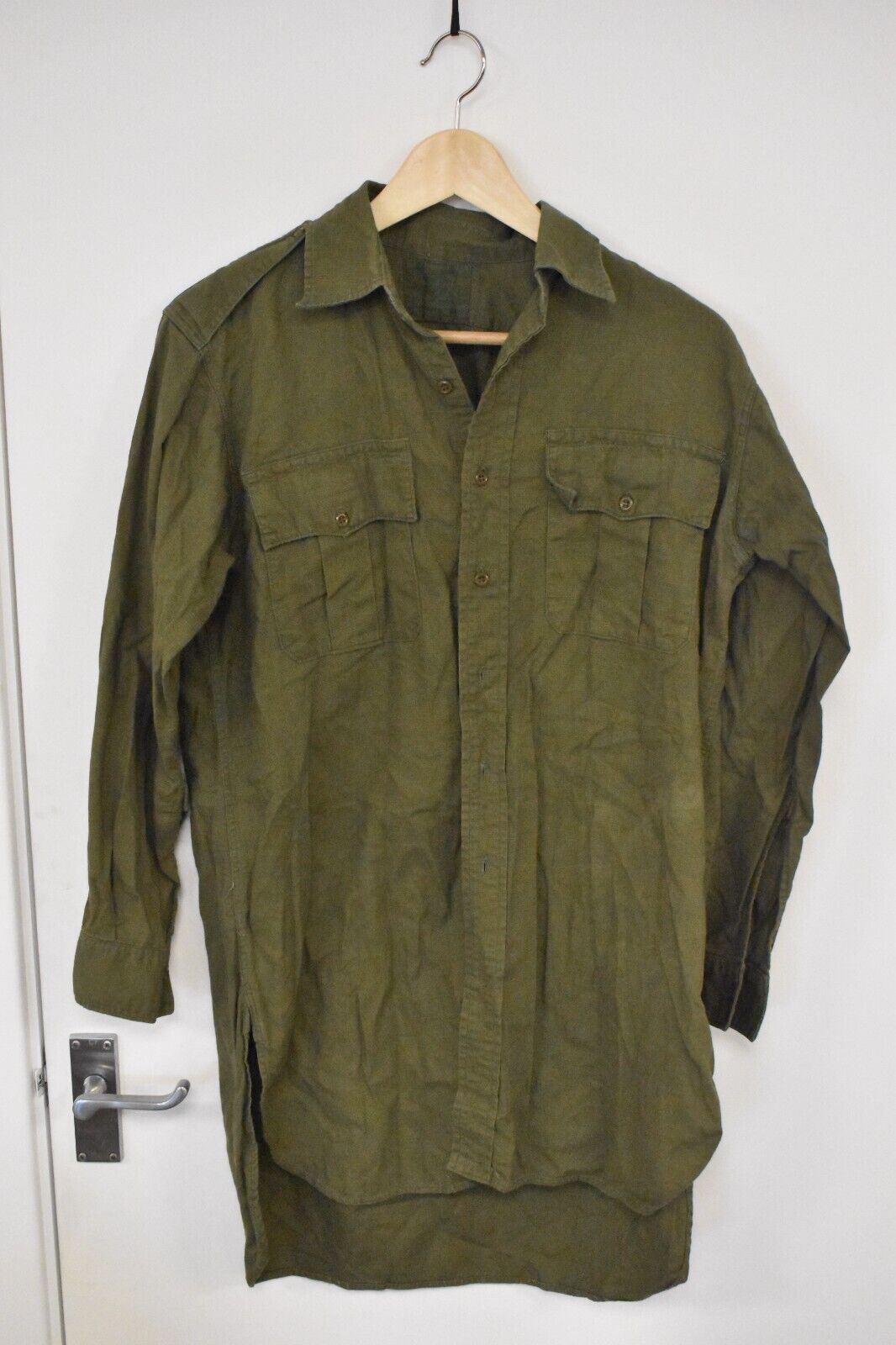 British Army 1960s Olive Green Jungle Aertex Cellular Shirt – Size 42"