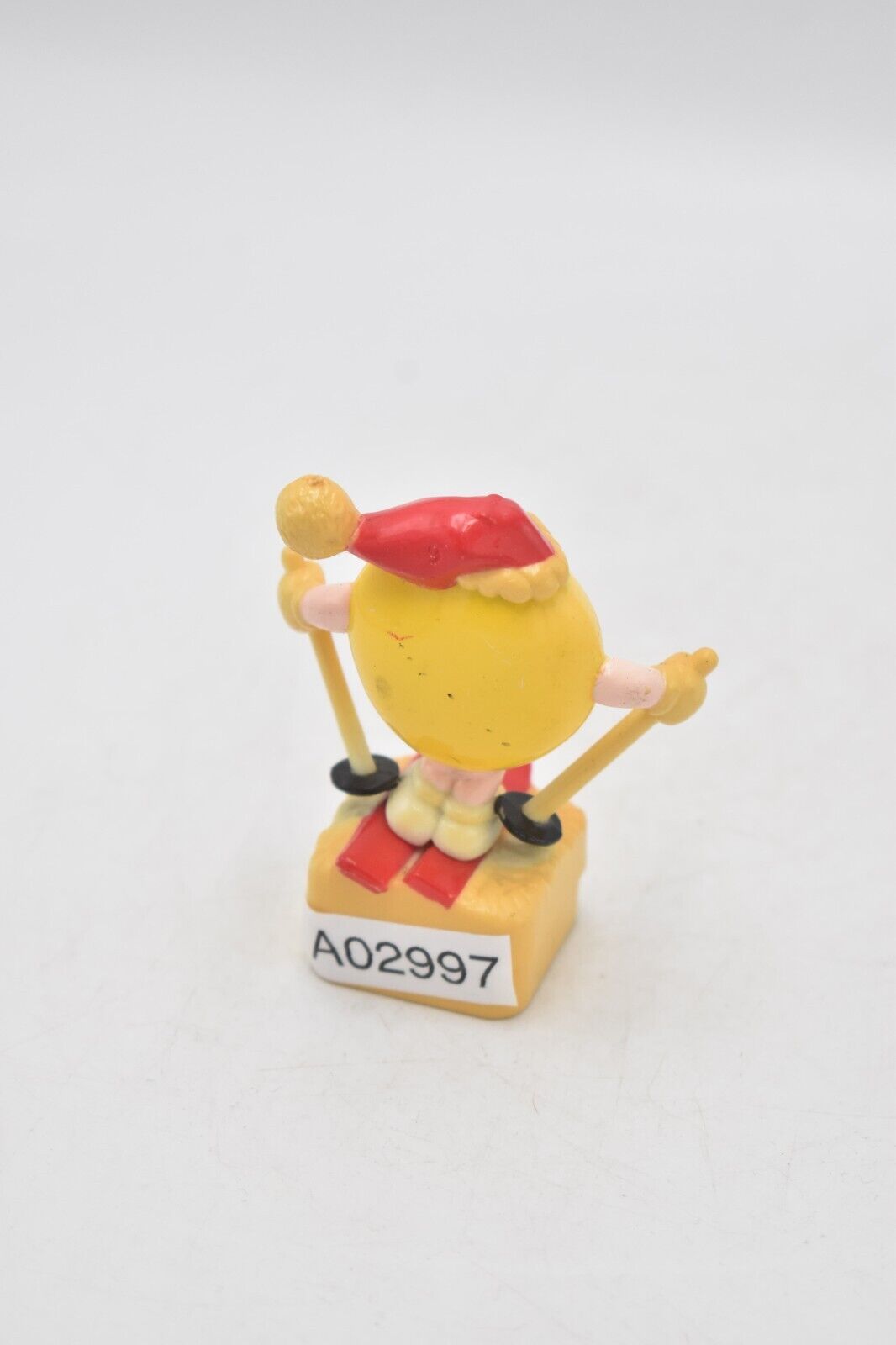 M&M's Yellow Character Skiing Cake Topper