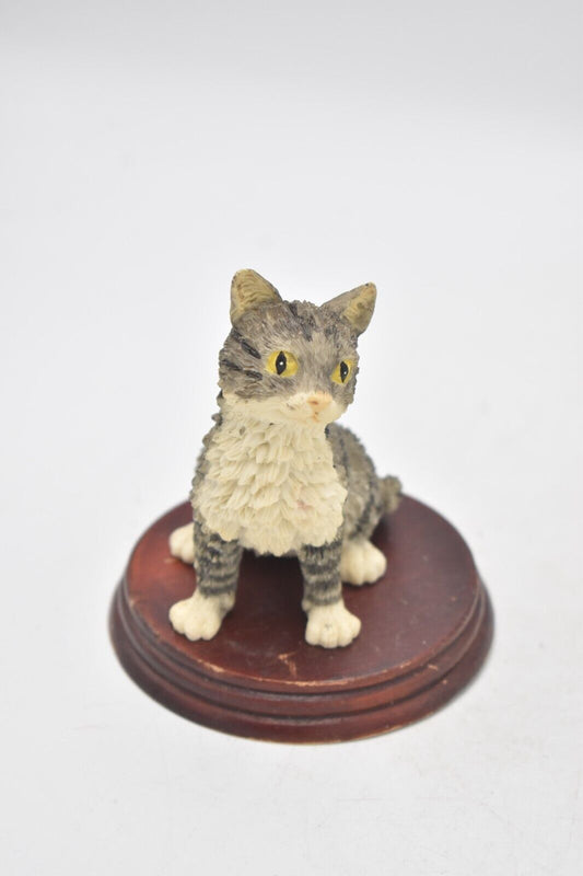 Vintage Regency Fine Arts Playful Pet Cat Figurine Statue Ornament