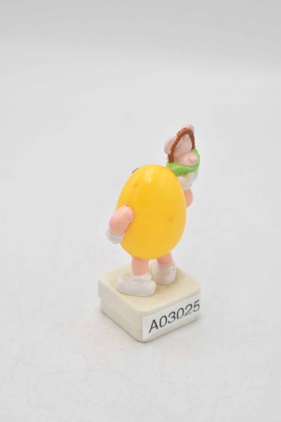 M&M's Yellow Peanut Character Easter Cake Topper 1992