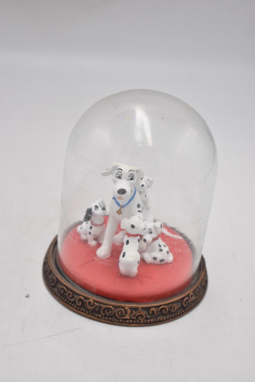 Disney 101 Dalmatians Figurines Inside Glass Dome