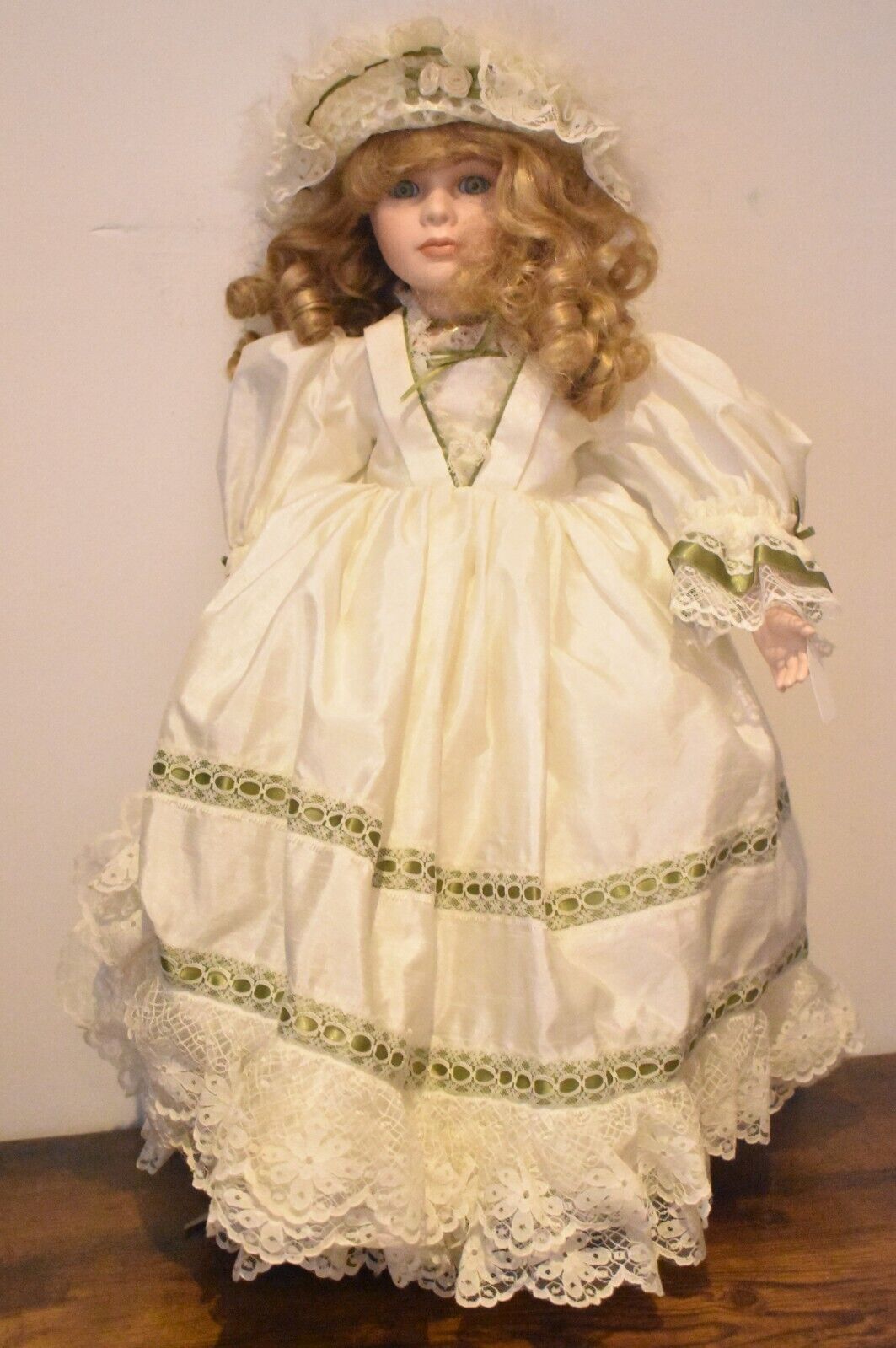 Vintage Alberon Doll Porcelain Doll Lady Helena Blonde Hair, Blue Eyes Retired 5