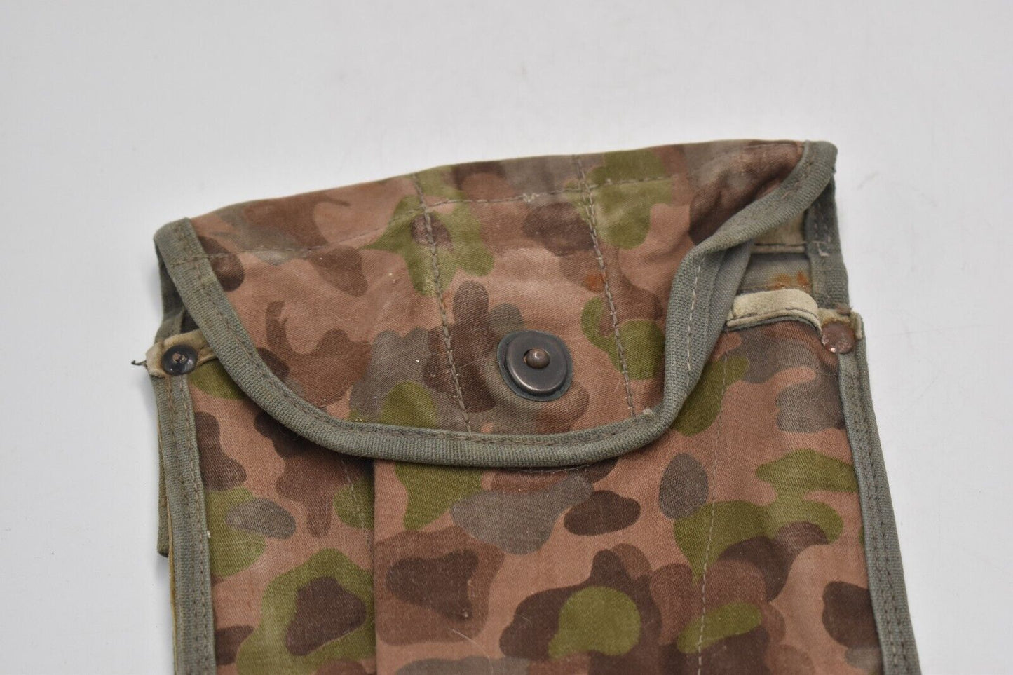 Austrian Army Peadot Camouflage Entrenching Tool Cover – Dated 1968