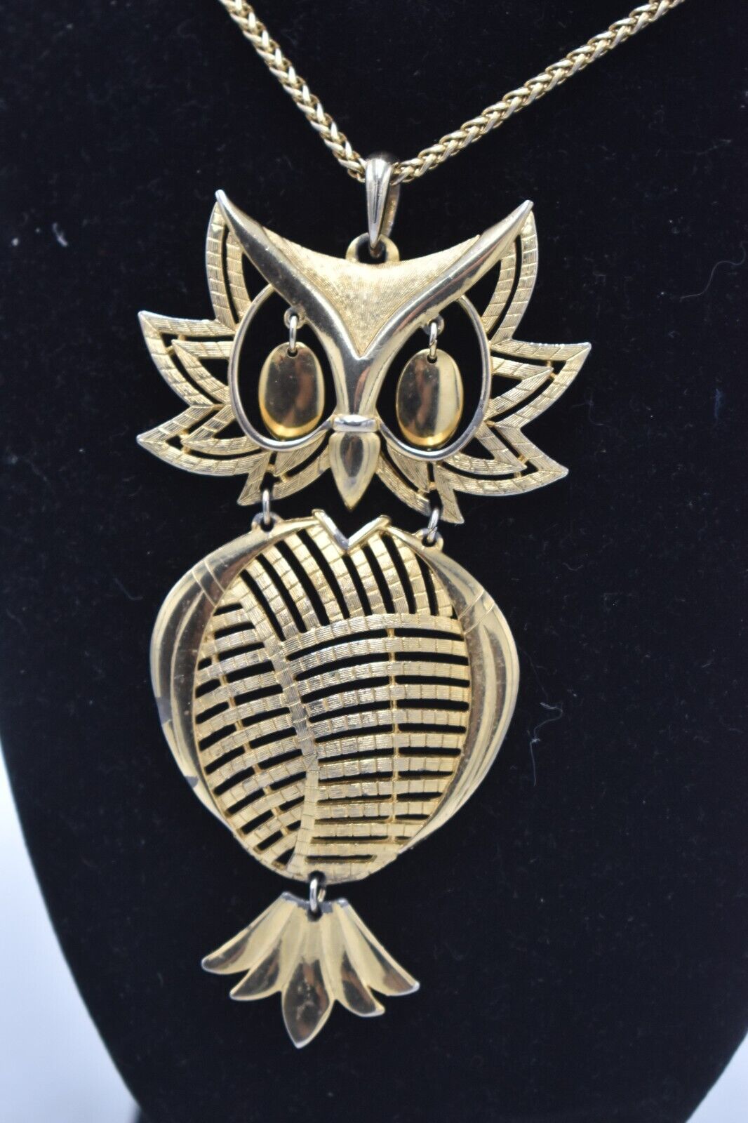 Vintage Gold Tone Owl Pendant Statement Necklace Costume Jewellery