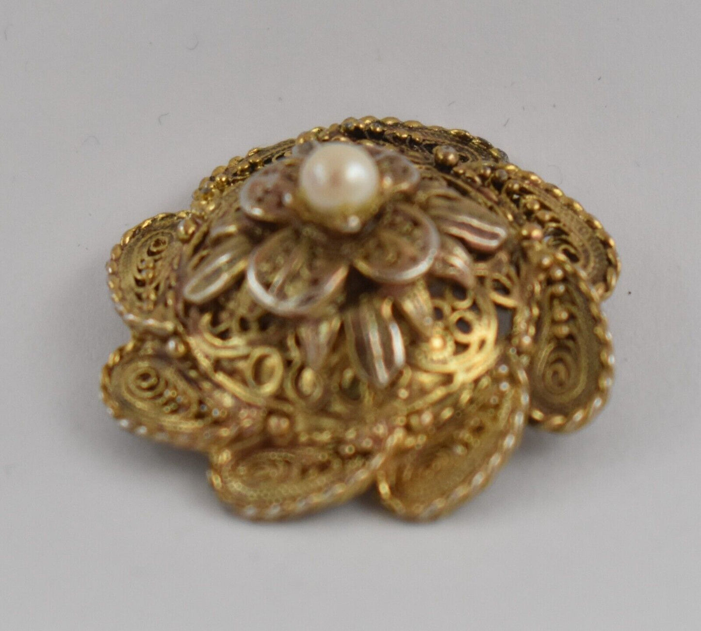 Vintage 1970s Gold Tone Faux Pearl Floral Filigree Brooch Pin