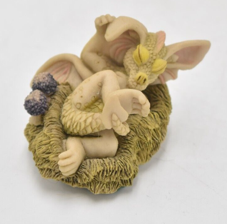 Enchantica Snappa Caught Napping EN2039 Dragon Figurine Statue Ornament