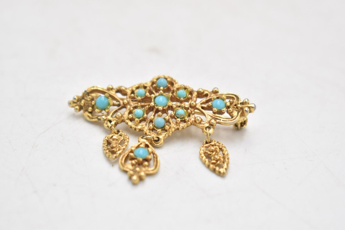 Vintage Gold Tone & Turquoise Filigree Brooch – Elegant Design