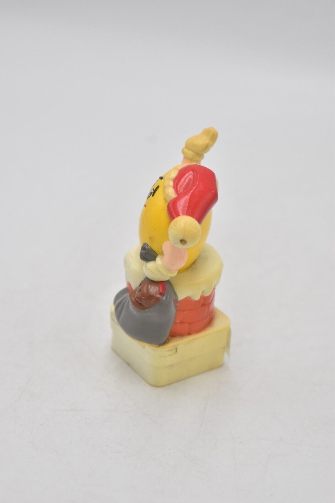 M&M's Yellow Character Christmas Stocking in a Chimney Cake Topper 1993