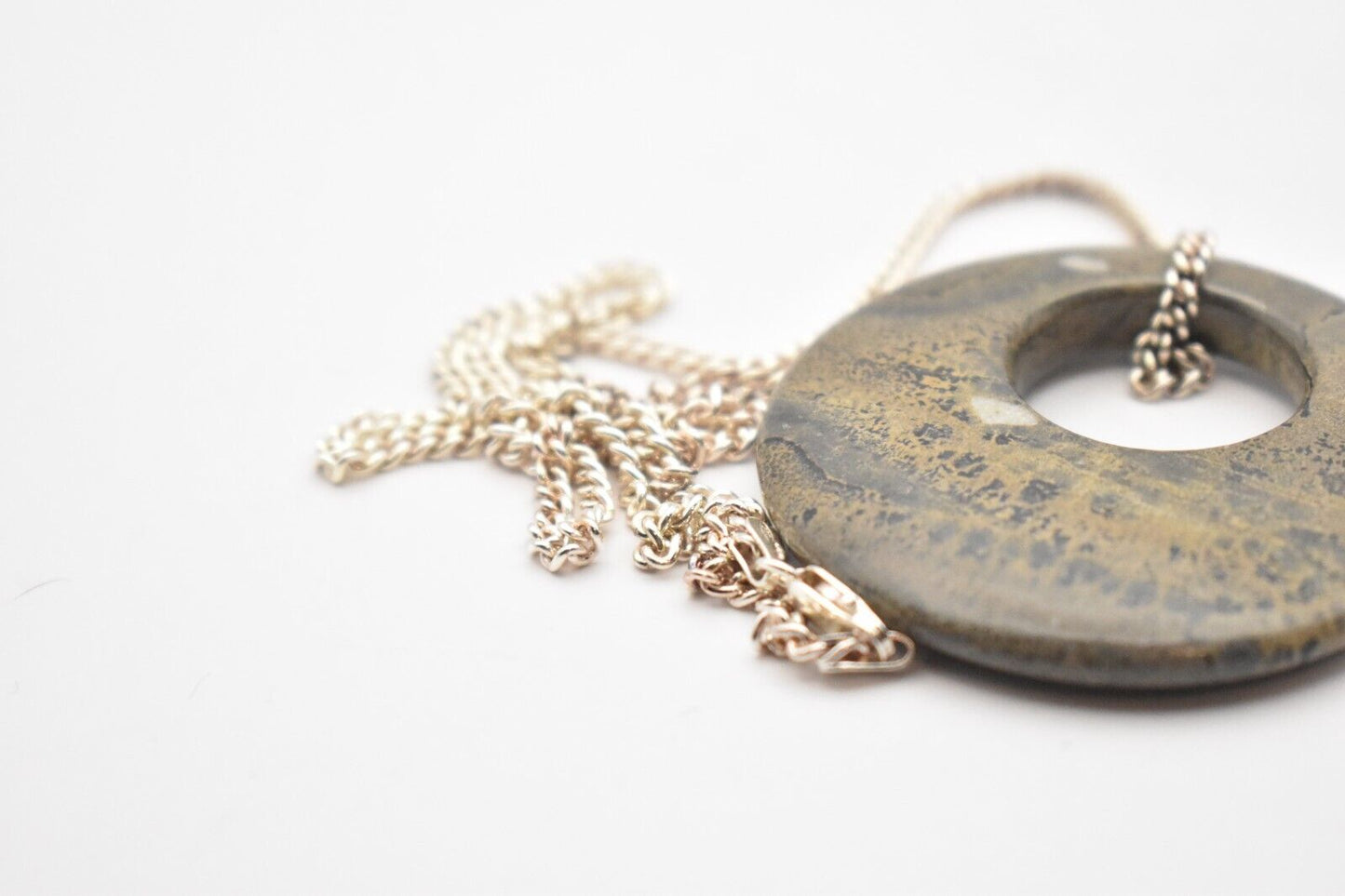 Vintage Semi-Precious Gemstone Grey Pendant and Silver Chain Necklace 27.5cm