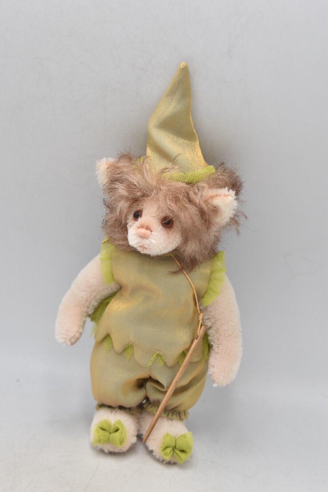 Charlie Bears Fairy Tale Series Elves & The Shoemaker Isabelle Collection